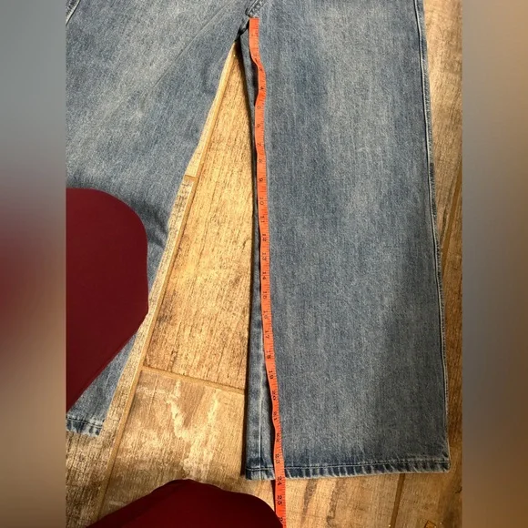 Goodnight Macaroon Kendra' Wide-Leg Cropped Denim Jeans - Picture 9 of 9